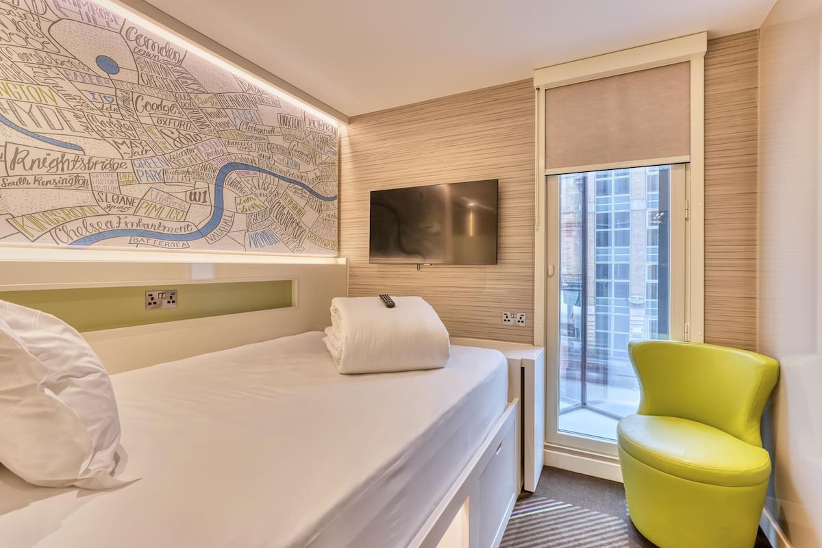 Standard Double Room | Bed sheets