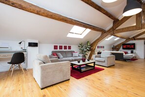 Smart TV, printers - Big loft 107m2, 10min walk to Palais des festivals (Cannes)