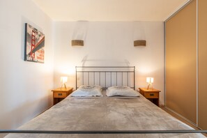 3 bedrooms, desk, iron/ironing board, travel cot