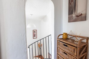 Interior - Charming Little Bucolic House 5-min from City (Mouans Sartoux)