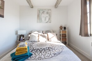 2 bedrooms, iron/ironing board, travel crib, free WiFi