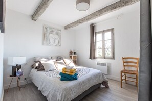 2 bedrooms, iron/ironing board, travel cot, free WiFi - Charming Little Bucolic House 5-min from City (Mouans Sartoux)