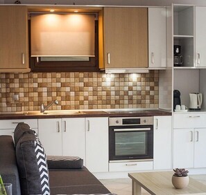 Design Studio Suite | Living area | 40-inch LED TV with digital channels, TV