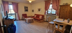 TV, table football, ping pong - The Gschwendtnerhof in the high valley invites you: Apartment ciao-aschau Bunk 16 (Aschau)