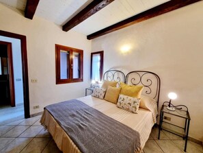 2 Schlafzimmer, Bügeleisen/Bügelbrett, kostenloses WLAN