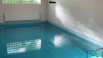 Una piscina techada