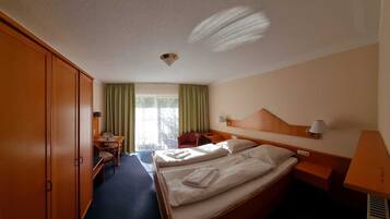 Free WiFi, bed sheets
