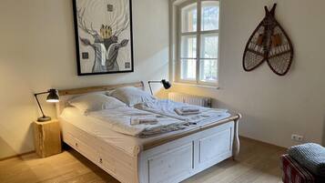 WiFi, bed sheets