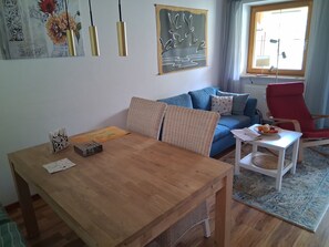TV - The mountain village invites you: Vacation apartment ciao-aschau Alpen Hideaway (Aschau)