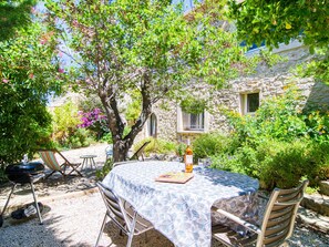 Outdoor dining - Apartment Mimosa by Interhome (Six Fours)