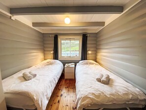 3 bedrooms, Internet