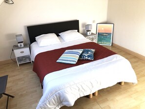 2 chambres, fer et planche à repasser, Wi-Fi gratuit