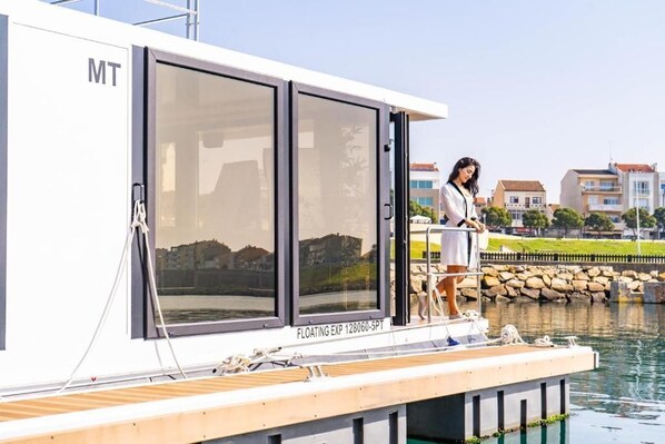 المنطقة المحيطة بالمنشأة