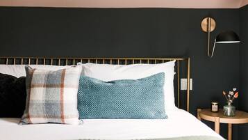 4 bedrooms, WiFi, bed sheets