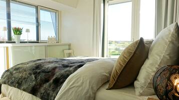 2 habitaciones, cuna de viaje, wifi gratis y ropa de cama