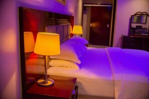 Basic Room - CheckInn hotel Ibadan (Ibadan)