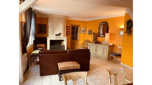 Smart TV, DVD player, books - DEAUVILLE PLACE MORNY HOUSE WITH GARDEN AND TERRACE (Deauville)