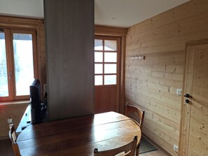 Dining - First floor in quiet, typical village (Le Monêtier-les-Bains)