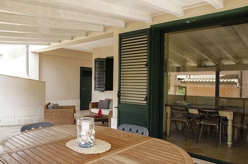 VILLA ULIVI a pochi minuti dalla spiaggia