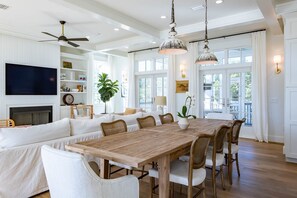 Dining - "Pelican Trace"~New Lux Build~Gulf/Park Views~Private Pool~Beach Gear~Gulf Trace (Santa Rosa Beach)