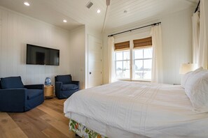 4 bedrooms, desk, iron/ironing board, WiFi (free) - "Pelican Trace"~Gulf Trace Luxe w/Gulf, Park Views~Private Pool~Beach Gear (Santa Rosa Beach)