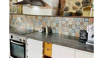 Frigorífic, microones, forn i placa de cuina