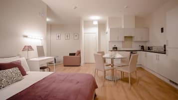 1 bedroom, iron/ironing board, free WiFi