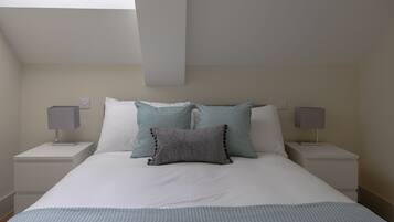 2 bedrooms, iron/ironing board, free WiFi