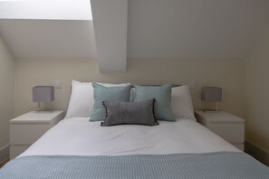 2 bedrooms, iron/ironing board, free WiFi