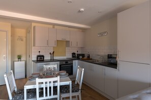 Microwave, oven