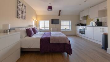 1 chambre, bureau, fer et planche à repasser, Wi-Fi gratuit