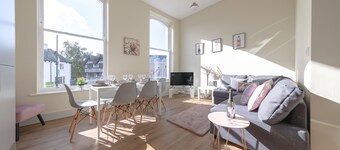 HEREFORD CITY CENTRE – Apartment 1: Modern 2-Bed in City Centre, Sleeps 6