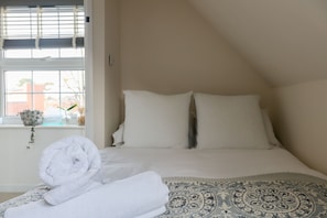 3 bedrooms, iron/ironing board, free WiFi