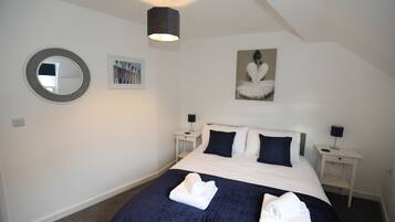 2 bedrooms, iron/ironing board, Internet