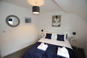 2 bedrooms, iron/ironing board, internet - EXMOUTH, DEVON - Apt 1, Strand House: 2 Bed, Central Location, Sleeps 4 (Exmouth)