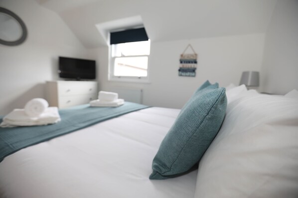 2 bedrooms, iron/ironing board, free WiFi