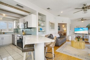 Fridge, microwave, oven, stovetop - Up On The Rooftop  l Hot tub holidays are here! (St. Augustine Beach)