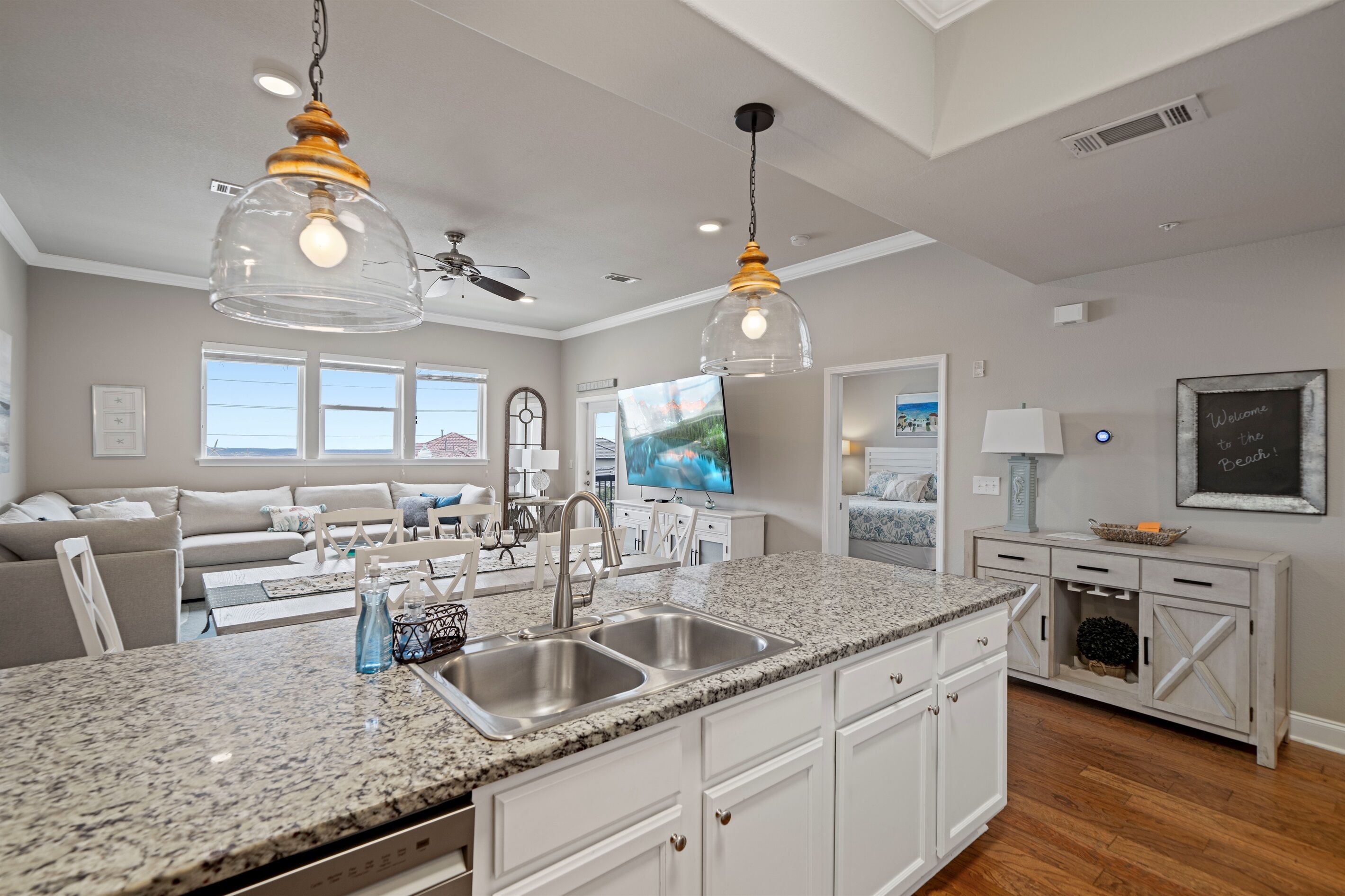 المنشأة من الداخل