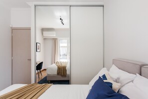 2 bedrooms, pillow-top beds, desk, laptop workspace - Remarkable 2BR Apartment in Paleo Faliro (Palaio Faliro)