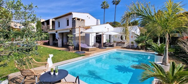 Piscine extérieure, piscine chauffée