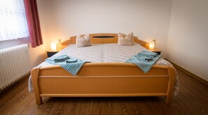 1 Schlafzimmer, Zimmersafe, Bügeleisen/Bügelbrett, Reisekinderbett