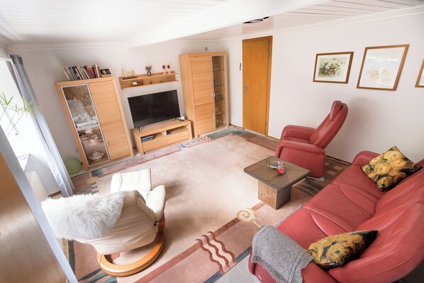 Smart TV, books - Richards im Haus Kallin ground floor apartment with terrace near the forest, hiking trails (Idar-Oberstein)