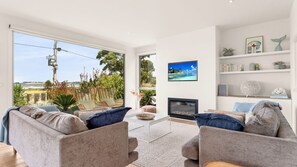 TV, fireplace, DVD player, ping pong