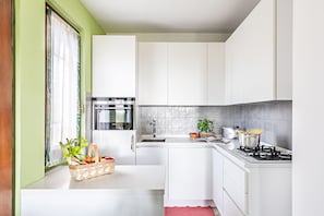 Fridge, microwave, oven, dishwasher
