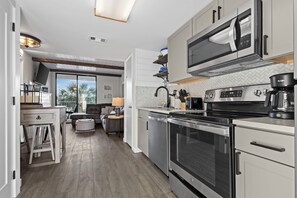 Fridge, microwave, oven, stovetop - The Lagoon and Gulf in one sweet condo! (Gulf Shores)