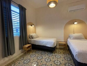 2 bedrooms, desk, iron/ironing board, WiFi