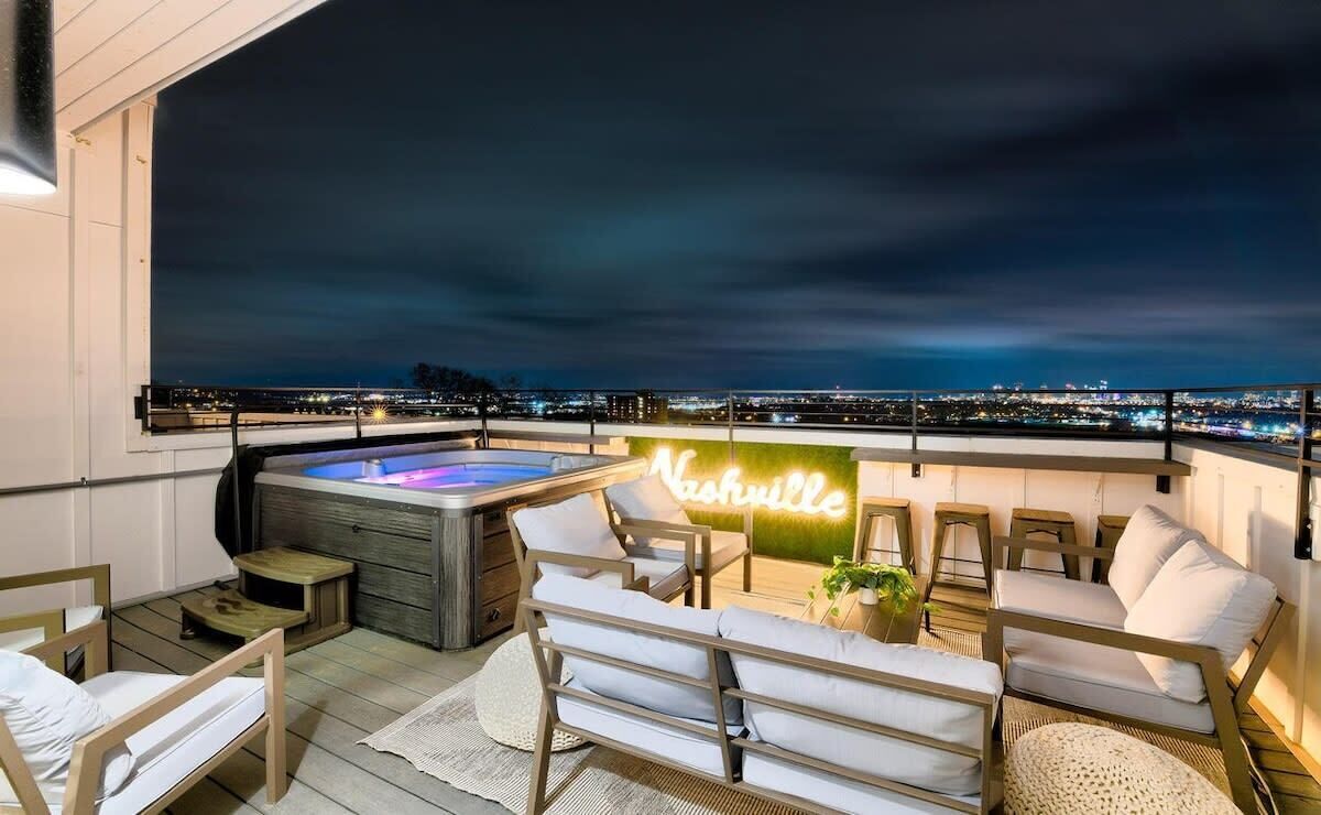 Rooftop Hot Tub Skyline Views! Game Room! 12 Beds