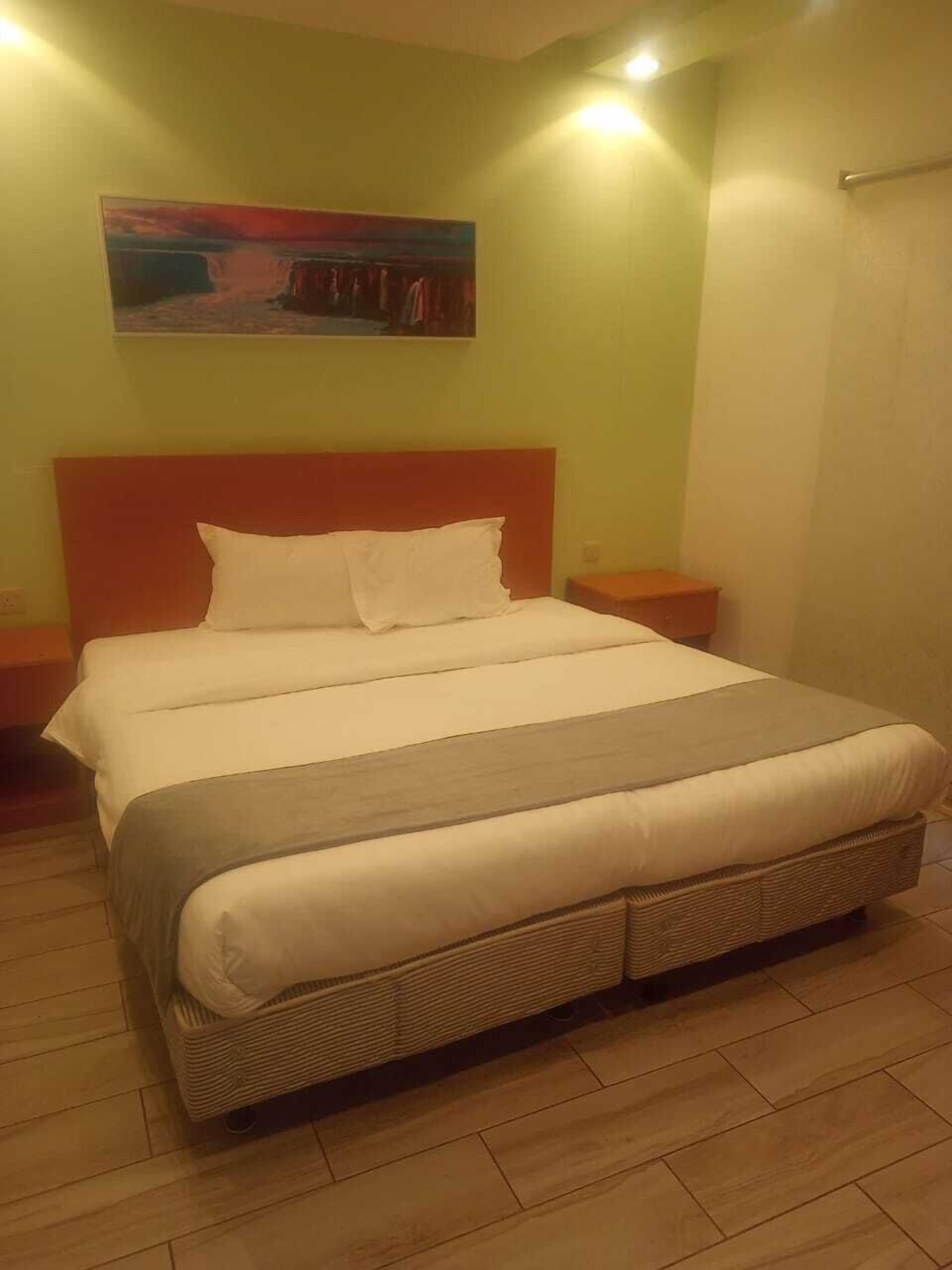 Photo - Medina Diamond Suites