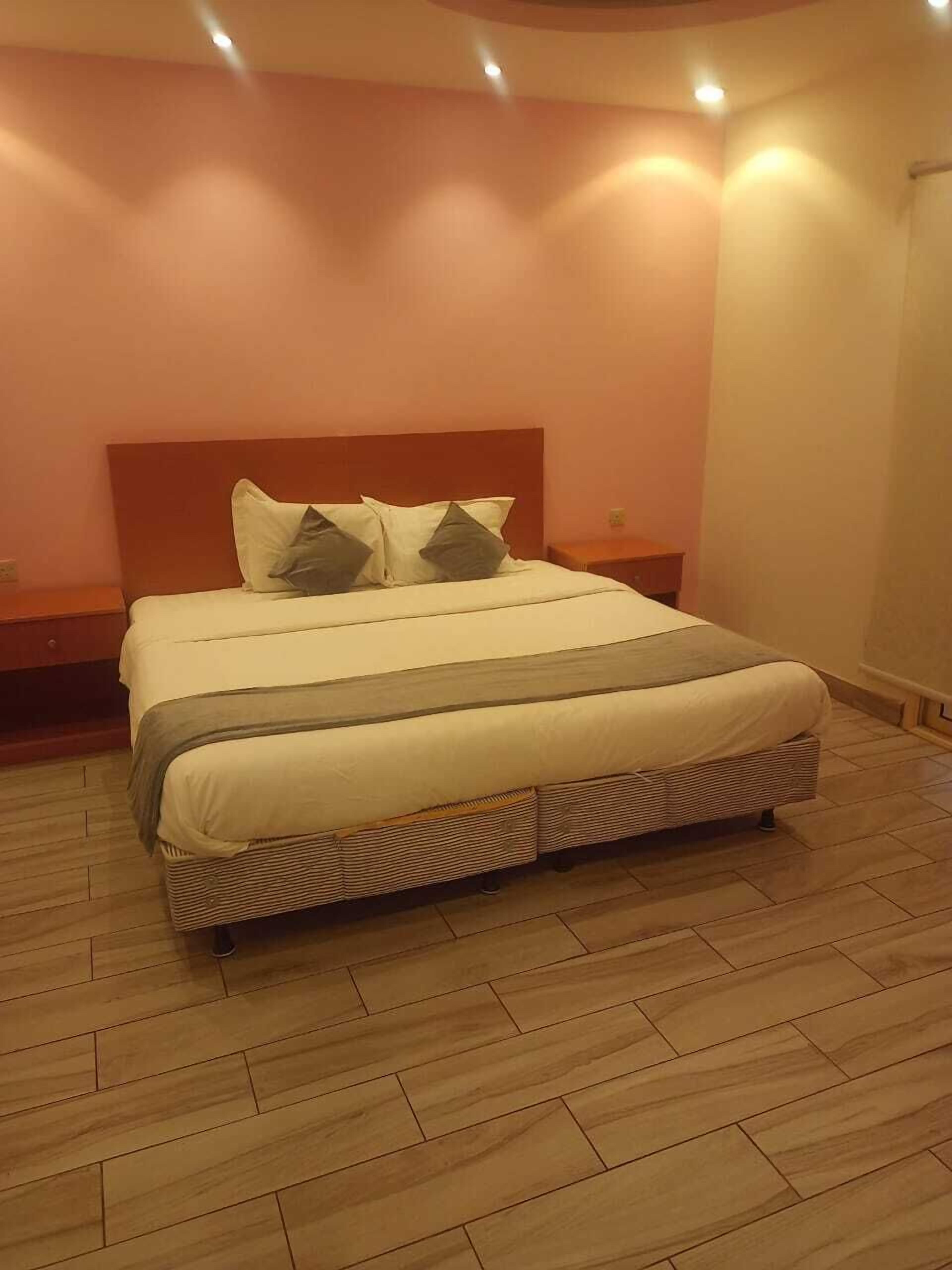 Photo - Medina Diamond Suites