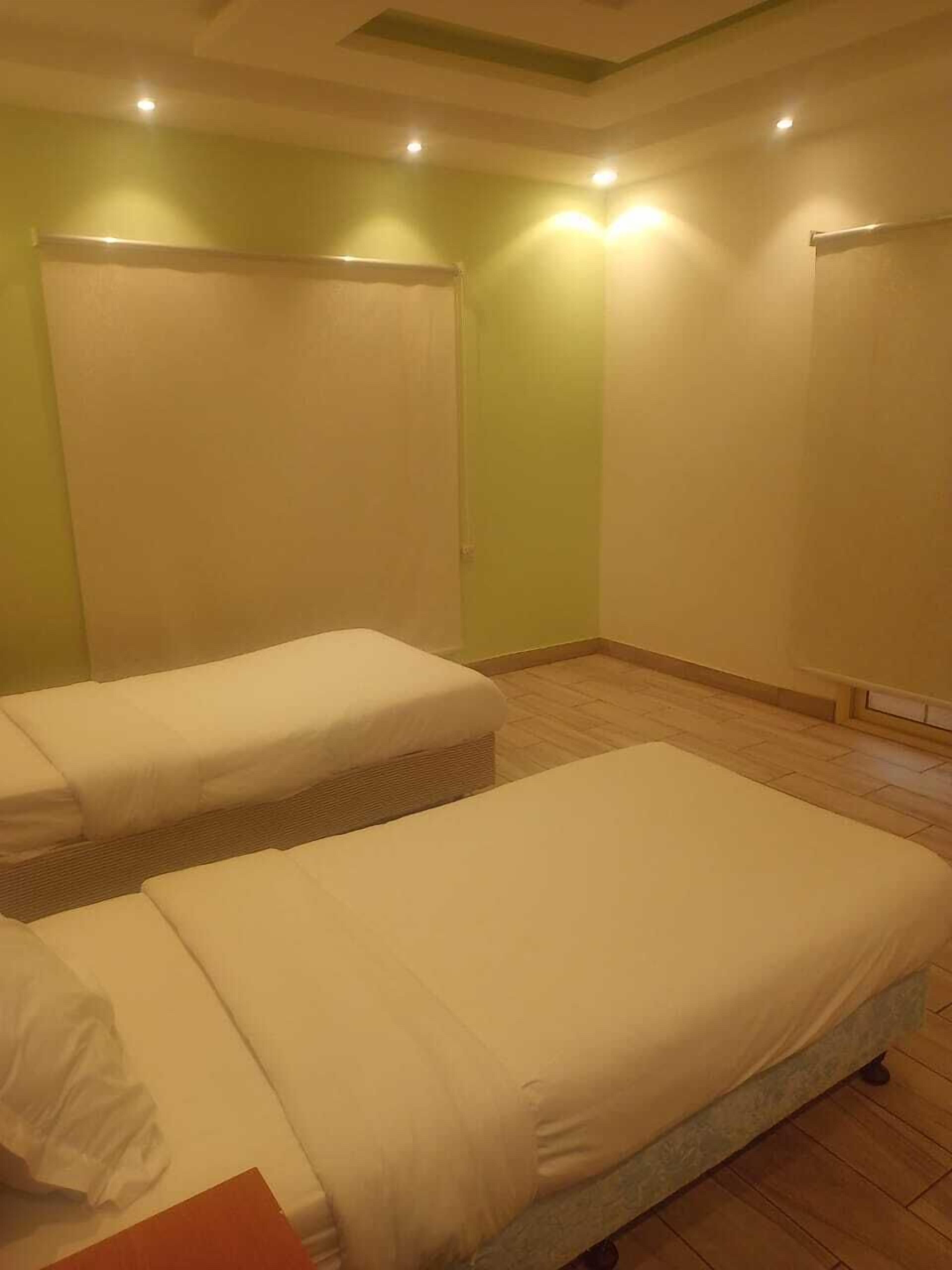 Photo - Medina Diamond Suites